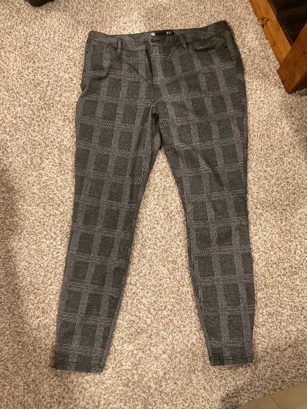 Size 14 KUT from the Kloth grey pants
